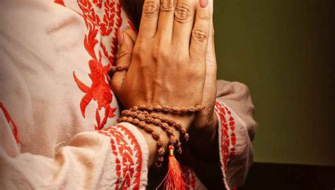 Benefits of 3 Mukhi Rudraksha: A Complete Guide – The Divine Tales