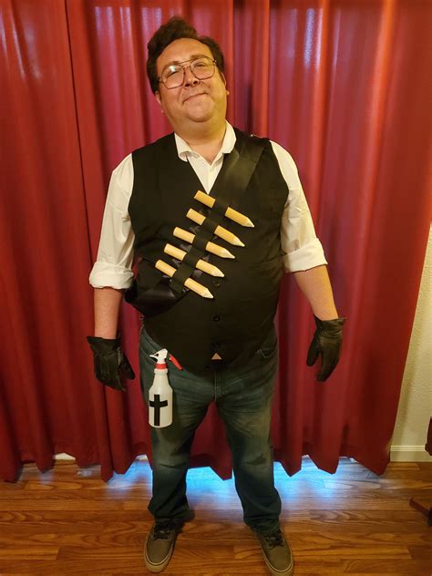 Guillermo de la Cruz from What We Do in the Shadows! : r/HalloweenCostume