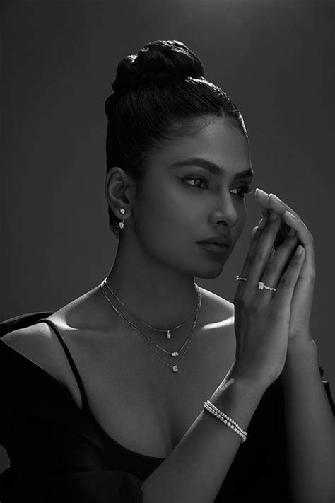 Tales Of Her – Vyasa Diamonds