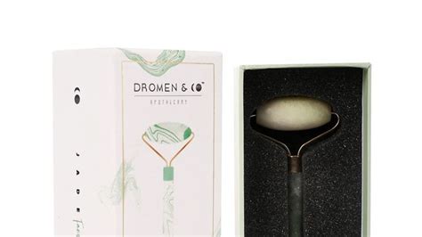 Your 5-step guide to recreating Sonam K Ahuja’s pearlescent makeup ...