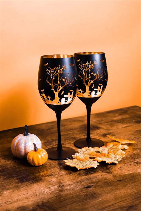 11 Halloween Wine Glasses for Your Spooky Brews - WWP
