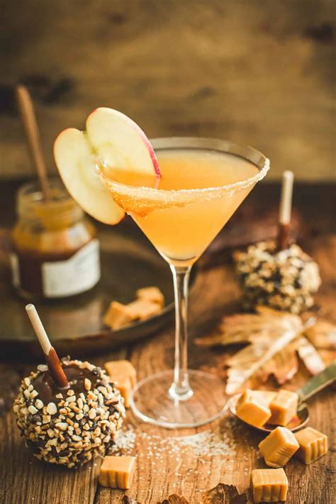 25 Best Thanksgiving Cocktails - Aimee Mars