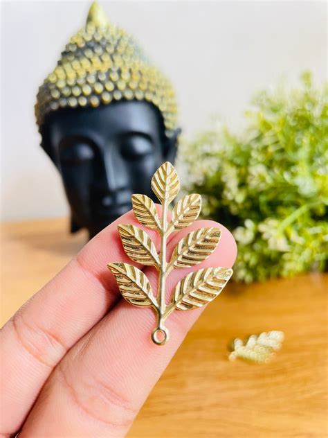 Gold Plated Metal Leaves : Staright [Pack of 6] – Luxury Deco