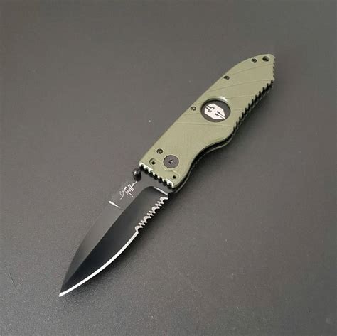 Hoffner Folding Snap Knife Goes from Opening Boxes to Self-Defense Tool