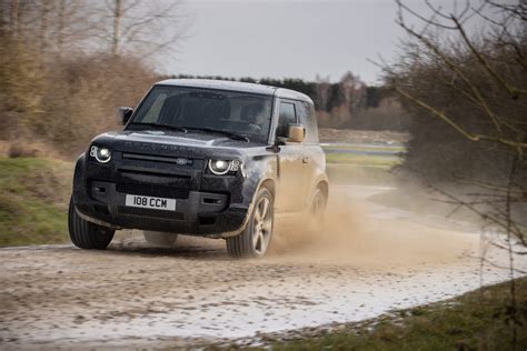 New Land Rover Defender V8 for South Africa – Everything you need to ...