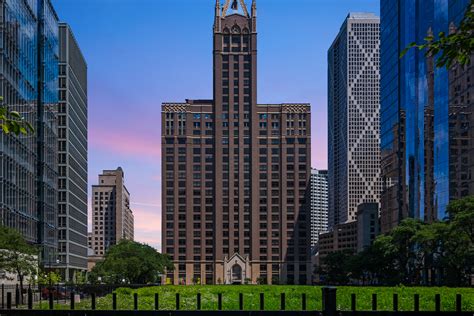 680 N Lake Shore Drive Chicago Condos 3 Bedroom or More