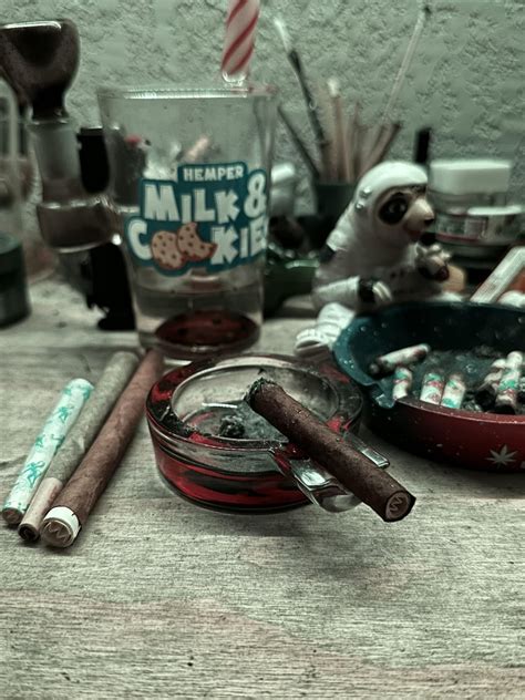 A little rolling/packing/smoking therapy this morning. I like variety ...