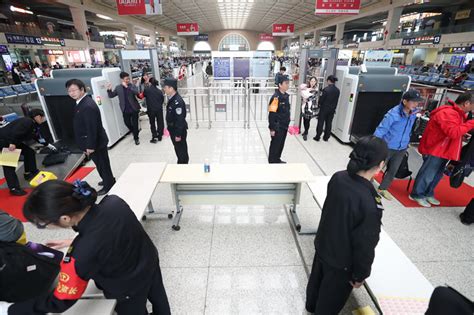 注意！广州地铁下周起安检升级 人包分离过检站点_广东频道_凤凰网