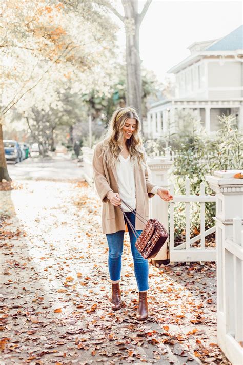 Four Casual Thanksgiving Day Outfit Ideas - | Thanksgiving outfit women ...