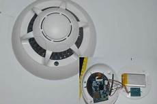 telecamera nascosta bagno donne installa una telecamera nascosta nel bagno delle donne telecamera nascosta bagno donne installa una telecamera nascosta nel bagno delle donne