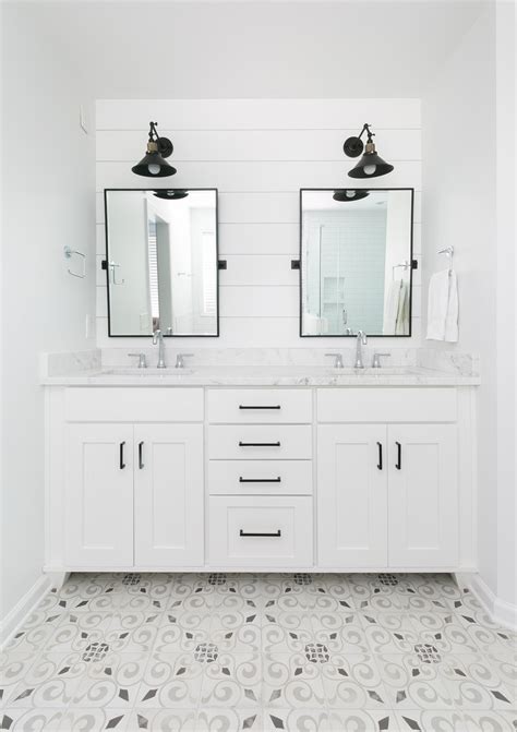 Modern Farmhouse Bathroom Floor at Scarlett Packham blog