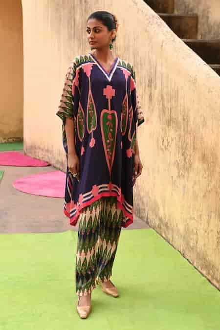 Swati Vijaivargie | Designer Sarees, Lehengas, Kurta Sets | Aza Fashions