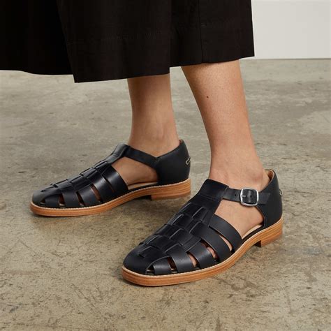 The Leather Fisherman Sandal Dark Charcoal – Everlane | Womens sandals ...