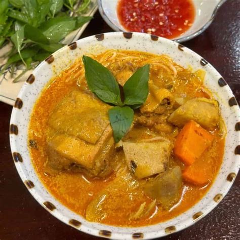 Authentic Vietnamese Chicken Curry (Mom's Cà Ri Gà)