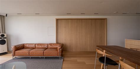 SK View 48py — M I E S & L O U I S