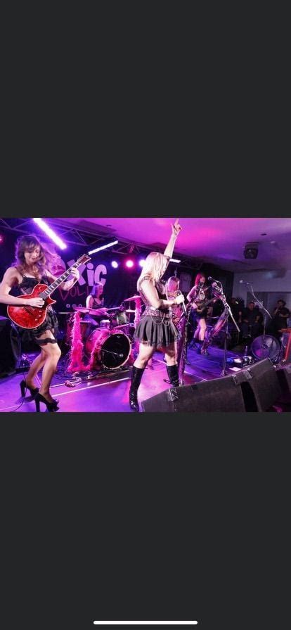 Dolls @ Diceys Sunday session, Dicey Riley's Hotel, Wollongong ...