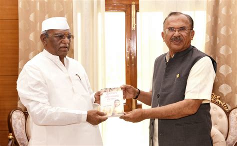 Speaker of RLA Shri Vasudev Devnani meets Governor at Raj Bhawan