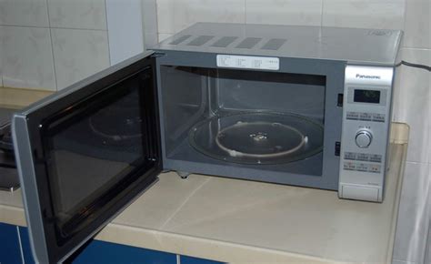 注意 | 微波炉不是万能加热器，几样东西不能放进去，有安全问题_食物