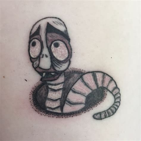 Pin di Babi su tatuajes | Idee per tatuaggi, Tatuaggi, Tim burton