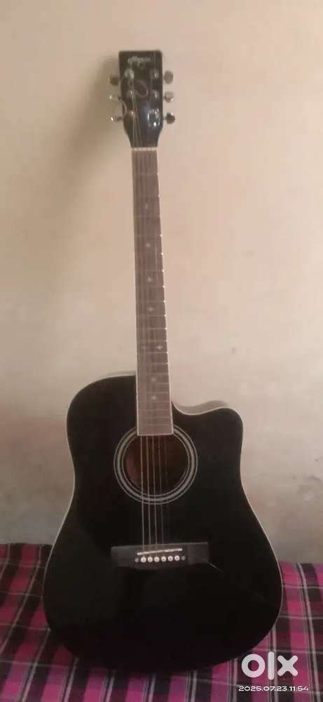 Acoustic guitar - Musical Instruments - 1814436132