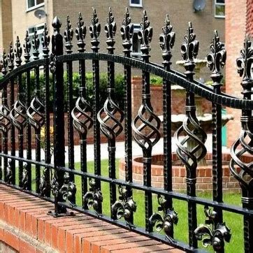 Latest compound wall designs with grill | BhuMe