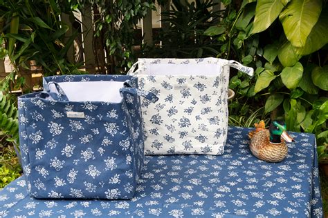 Acrylic Coated Laundry Bag - English Rose - Navy – Baro Market