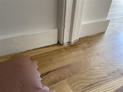 Caulking between floor and baseboard recommended? : r/homerenovations