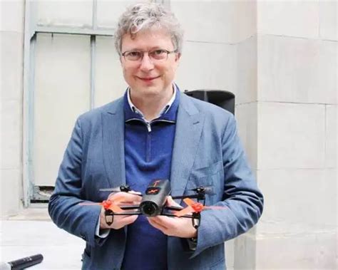 Fly like a bird - Now a drone controlled by smartphone | The Economic Times