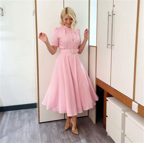 Where is Holly Willoughbys pink dress from? This Morning stars outfit ...