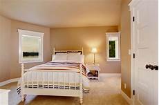 da letto semplice da letto senza finestre immagine stock immagine da letto semplice da letto senza finestre immagine stock immagine