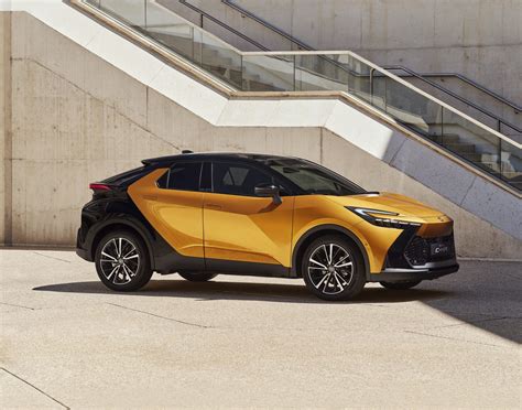 Toyota C-HR 2024: the second generation of the popular SUV is presented uncovered