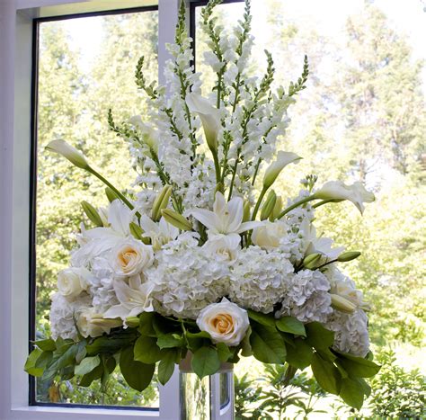 Flower Arrangements Using Hydrangeas And Roses at Alice Lambert blog