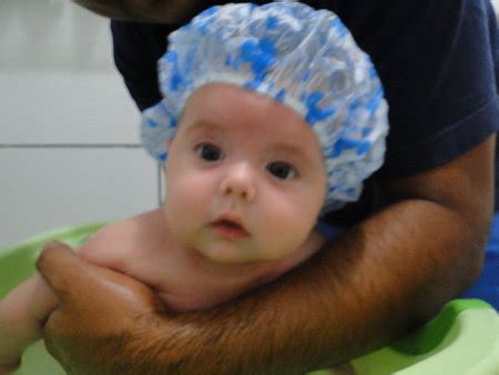 Alguém dando mucilon para os bebes de 2 meses! | BabyCenter