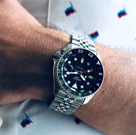 What Makes A Gmt Watch? _ What Is a GMT Watch and How Does It Work? – YLEAV