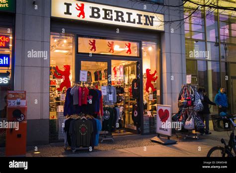 Souvenir Gift Shop 的图像结果