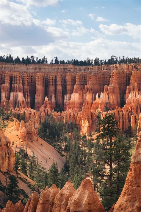 Hoodoos in Bryce Canyon [4000×6000] – Wallpaperable