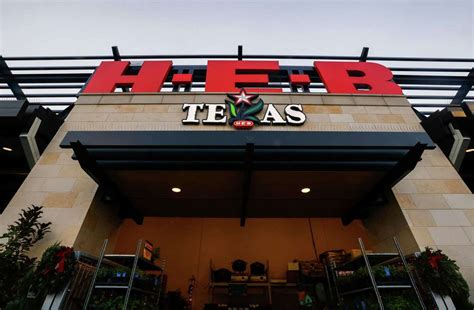 H-E-B, apartments highlight project near San Antonio, Boerne
