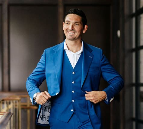 Tweeds Custom Suits | Custom Clothier in Tampa