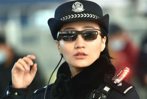 Chinese Police Officers Are Wearing Smart Glasses To Catch Criminals In ...