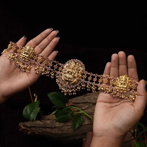 Stylish and Supportive Hip Belt for Everyday Comfort