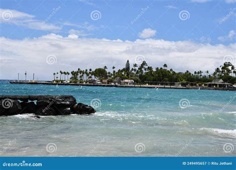 Niumalu Beach at Kailua Bay in Kailua-Kona on the Big Island in Hawaii ...