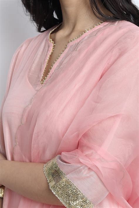 GAYATRI KURTA IN BLUSH PINK AND EMERALD GREEN COLOUR BLOCK CHANDERI KU ...
