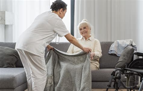 🏡 Tout savoir sur le service d’aide à domicile (SAAD) - Le journal de ...