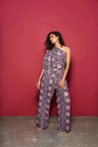 What to Wear to a Club: Top Trends Guide for Women