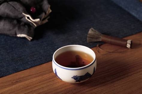 一场明代文人的茶事 — 文徵明《惠山茶会图》