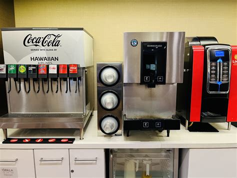 Review: The Plumeria Lounge Priority Pass at Honolulu Airport