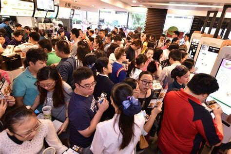 反弹中的餐饮业：有的排队1小时，有的闭店回家过年_北京_客流_小吃
