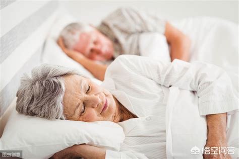 60岁以上的老年人每天睡多少小时对身体最有利？ - 米成6的回答 - 头条问答