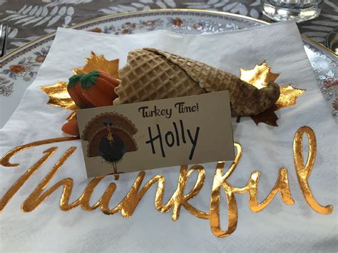 HollysHome Family Life: Thanksgiving Dinner Place Cards - FREE Printables, six different styles