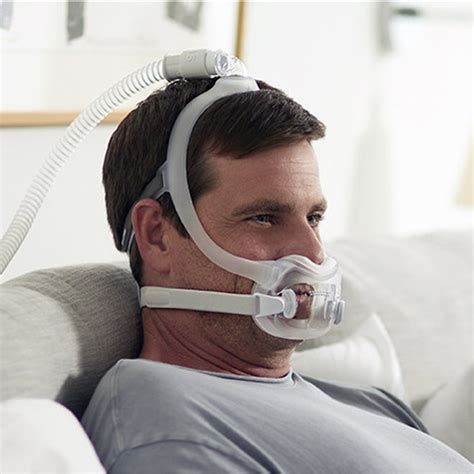 https://cpapcare.ca/wp-content/uploads/2021/04/CPAP-dreamwearfull-2.jpg